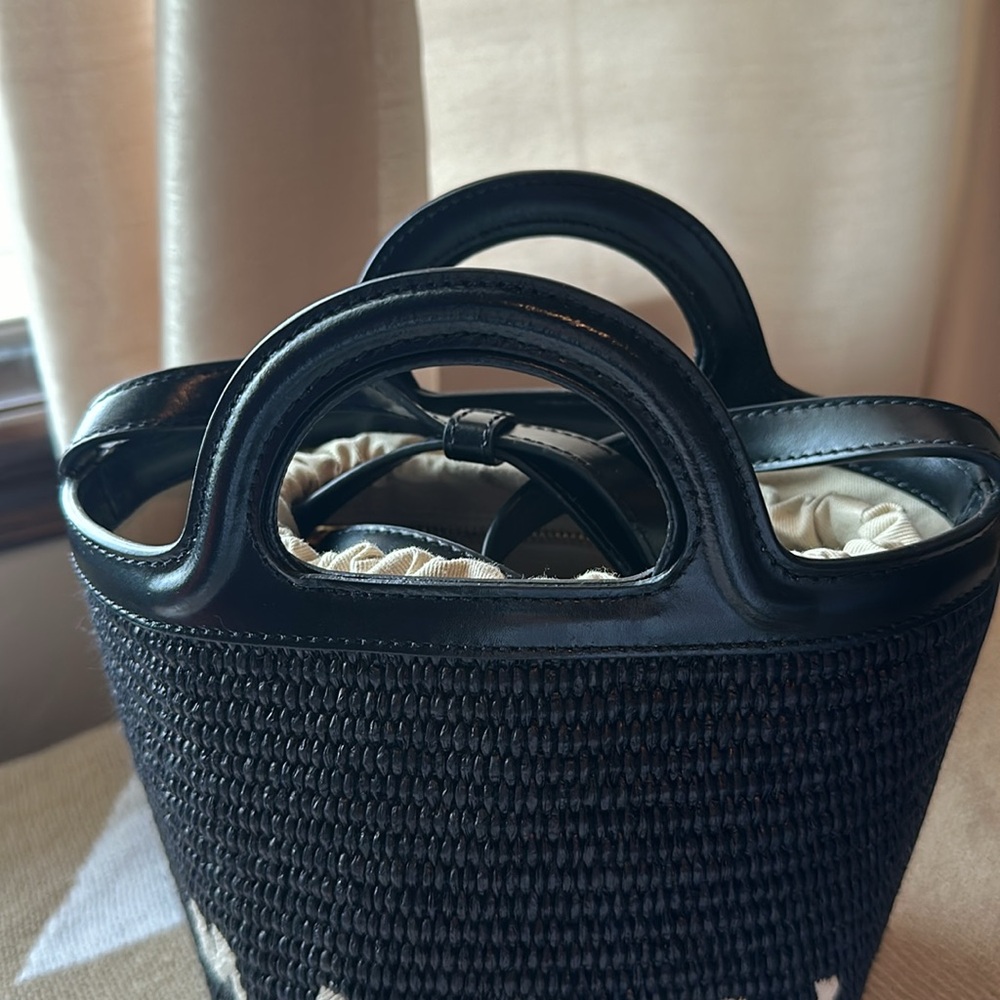 Marni Tropicalia Small Bucket Bag in black leather and raffia-effect fabric - Picture 6 of 11